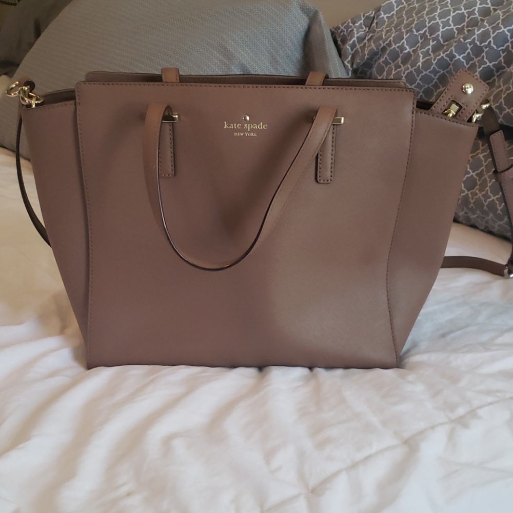 Kate spade purse with removable shoulder strap